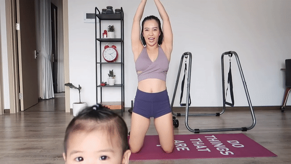 Đánh bay cả 3 em bé mỡ tay, vai, lưng với những bài tập tại nhà này cùng HLV Hana Giang Anh - Ảnh 7. Đánh bay cả 3 em bé mỡ tay, vai, lưng với những bài tập tại nhà này cùng HLV Hana Giang Anh - Ảnh 7.