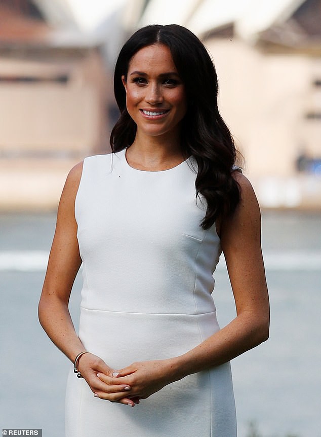 Với loạt chi tiết này, báo Anh tin rằng cả Hoàng gia đang xem Meghan Markle như Công nương Diana thứ 2 - Ảnh 4.