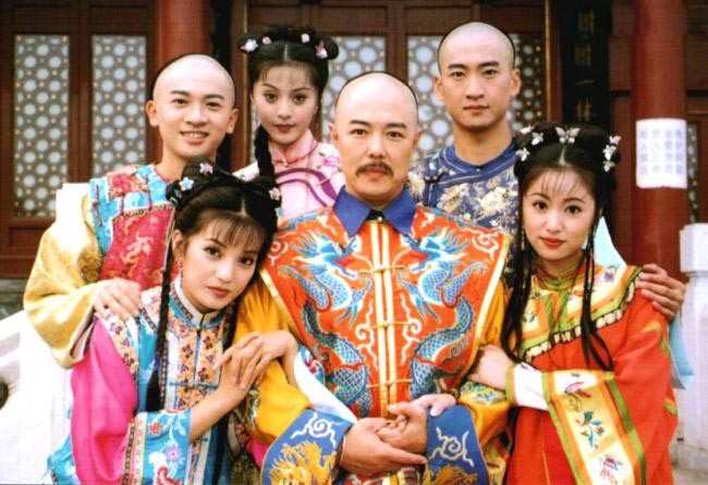 Netizen Trung khẳng định: Hoàn Châu Cách Cách là bộ phim đen đủi nhất vì dàn diễn viên chính đều gặp họa  - Ảnh 1.
