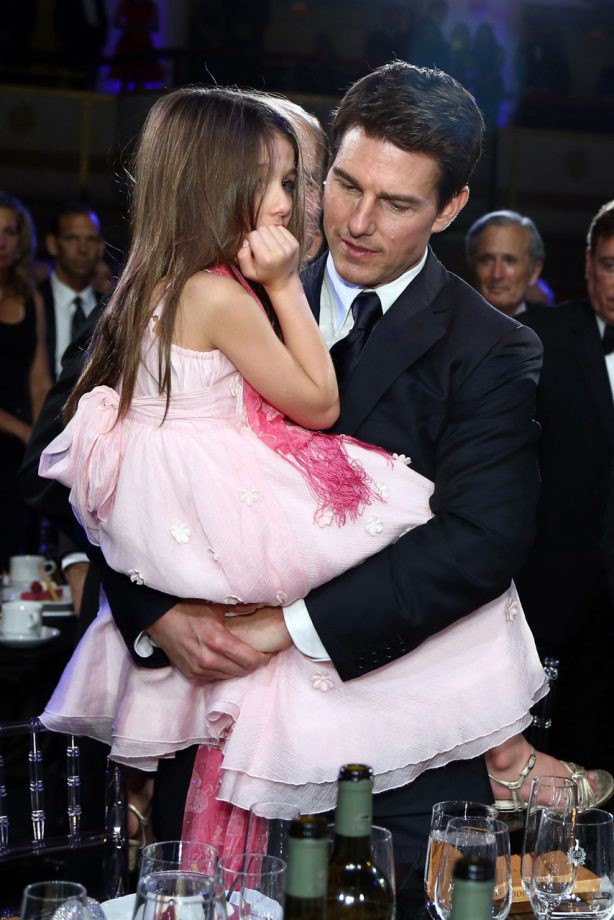 Tom Cruise vẫn từ chối gặp gon gái ruột Suri dù được cho phép ở bên bé 10 ngày mỗi tháng? - Ảnh 2.