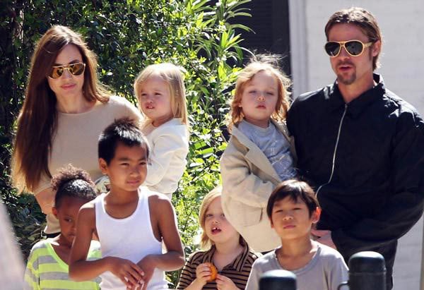Angelina Jolie lại một lần nữa bị “dao động” trước tin đồn hẹn hò của chồng cũ Brad Pitt - Ảnh 3.