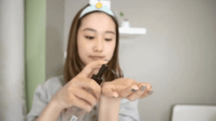 Không chỉ dừng lại ở tẩy trang, 4 dòng cleansing oil của Hàn còn tích hợp thêm cả loạt công dụng giúp da căng bóng - Ảnh 1. Không chỉ dừng lại ở tẩy trang, 4 dòng cleansing oil của Hàn còn tích hợp thêm cả loạt công dụng giúp da căng bóng - Ảnh 1.