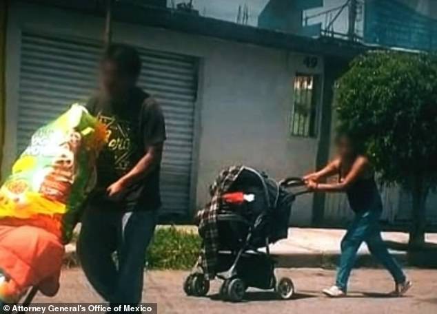 Mexico: Chiếc xe đẩy em bé chứa đầy mảnh thi thể và chân tướng của vợ chồng sát nhân hàng loạt khiến cả nước kinh hoàng - Ảnh 2.