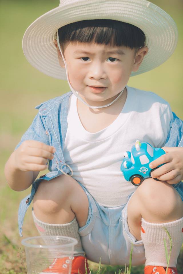Góc số hưởng: Có bố làm nhiếp ảnh gia, em bé Nha Trang bỗng nổi rần rần bởi loạt hình xinh như trai Hàn - Ảnh 2.