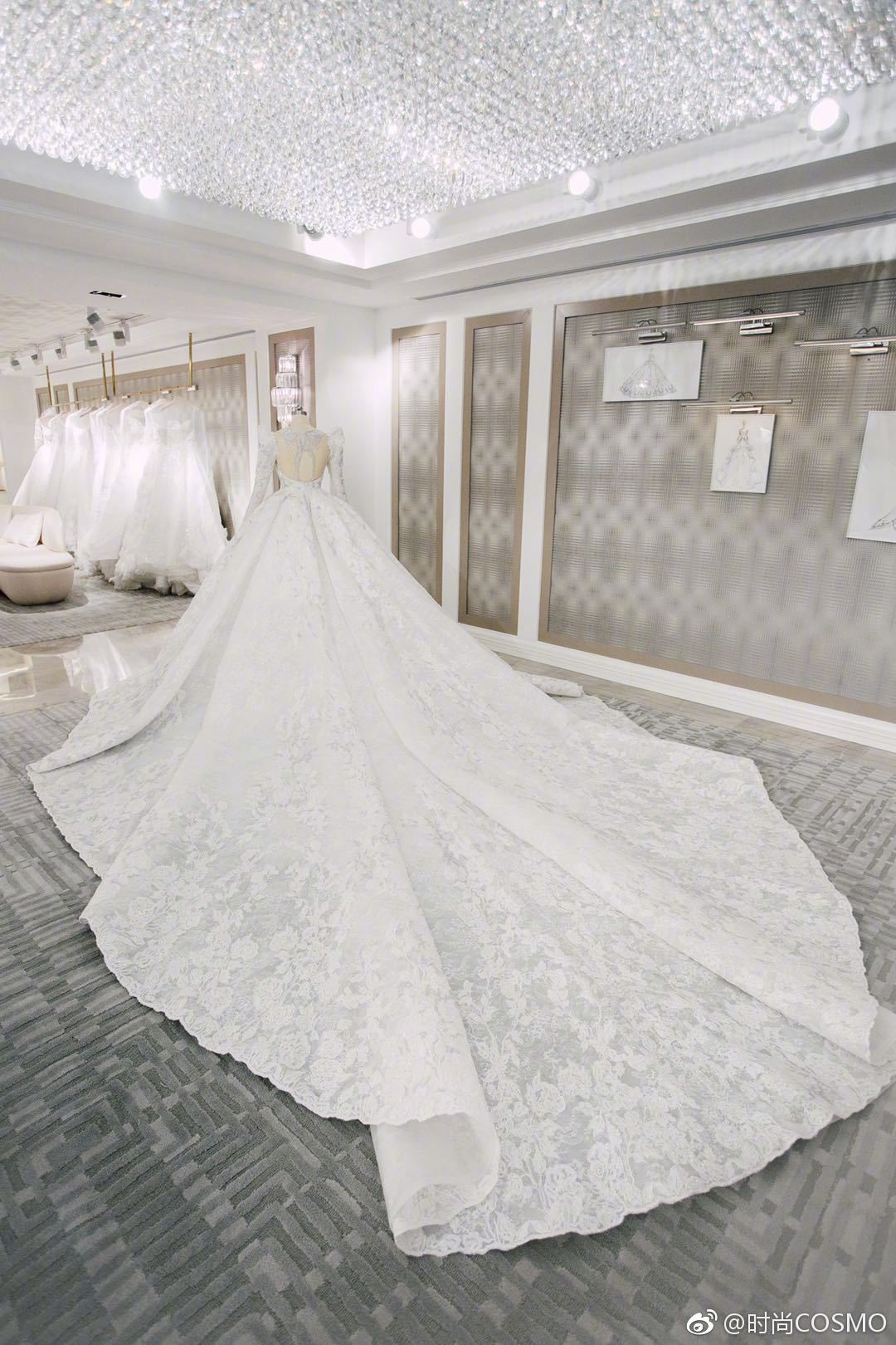 Váy cưới của Đường Yên: lộng lẫy như công chúa, tốn hơn 5.000 giờ ...