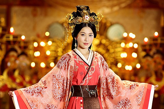 Chá» vá»i chiÃªu ÄÃ¡nh ghen cÃ¢m láº·ng Äáº¿n cháº¿t, vá» HoÃ&nbsp;ng háº­u nÃ&nbsp;y ÄÃ£ cÃ¹ng ÄÆ°a cáº£ HoÃ&nbsp;ng Äáº¿ vÃ&nbsp; tÃ¬nh Äá»ch xuá»ng cá»­u tuyá»n - áº¢nh 5.