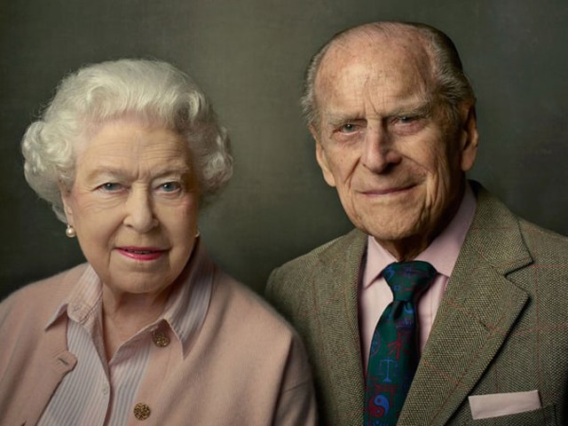 Là vợ chồng hơn 7 thập kỷ, vì sao Nữ hoàng Elizabeth và Hoàng thân Philip ngủ phòng riêng? - Ảnh 1.