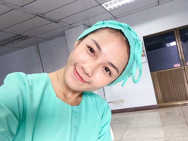 Sau khi bị sa thải vì quá xinh đẹp, nữ y tá nổi tiếng nhất Thái Lan đã tung bộ ảnh cực nóng bỏng - Ảnh 3.