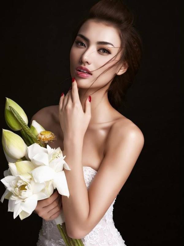 Yêu đại gia 5 năm không được công khai, có con bị bỏ, Hồng Quế: Tôi đã nói 1 câu rất hèn - Ảnh 1. Yêu đại gia 5 năm không được công khai, có con bị bỏ, Hồng Quế: Tôi đã nói 1 câu rất hèn - Ảnh 1.