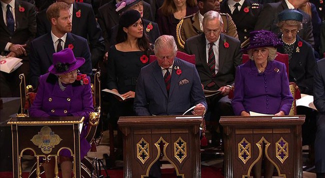 Không dưới 3 lần “đụng” đồ rực rỡ với Nữ hoàng Anh, bà Camilla chính là nữ nhân Hoàng gia duy nhất dám làm vậy - Ảnh 4.