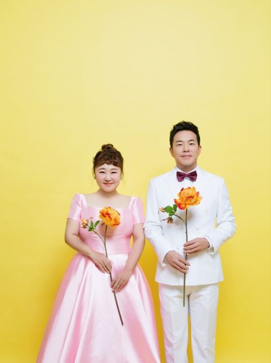 2 năm sau màn cầu hôn gây bão, danh hài béo ú xứ Hàn giảm 30kg và lột xác trong bộ ảnh cưới trước ngày trọng đại - Ảnh 5.