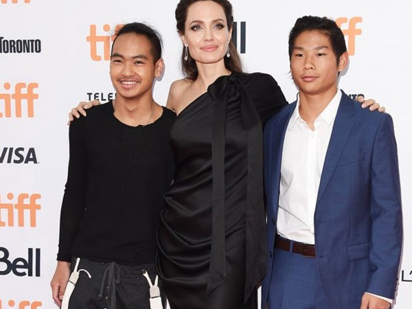 Hé lộ nguyên nhân thật sự khiến cậu con trai cả nhà Angelina Jolie - Brad Pitt quyết định tới Hàn Quốc - Ảnh 1.