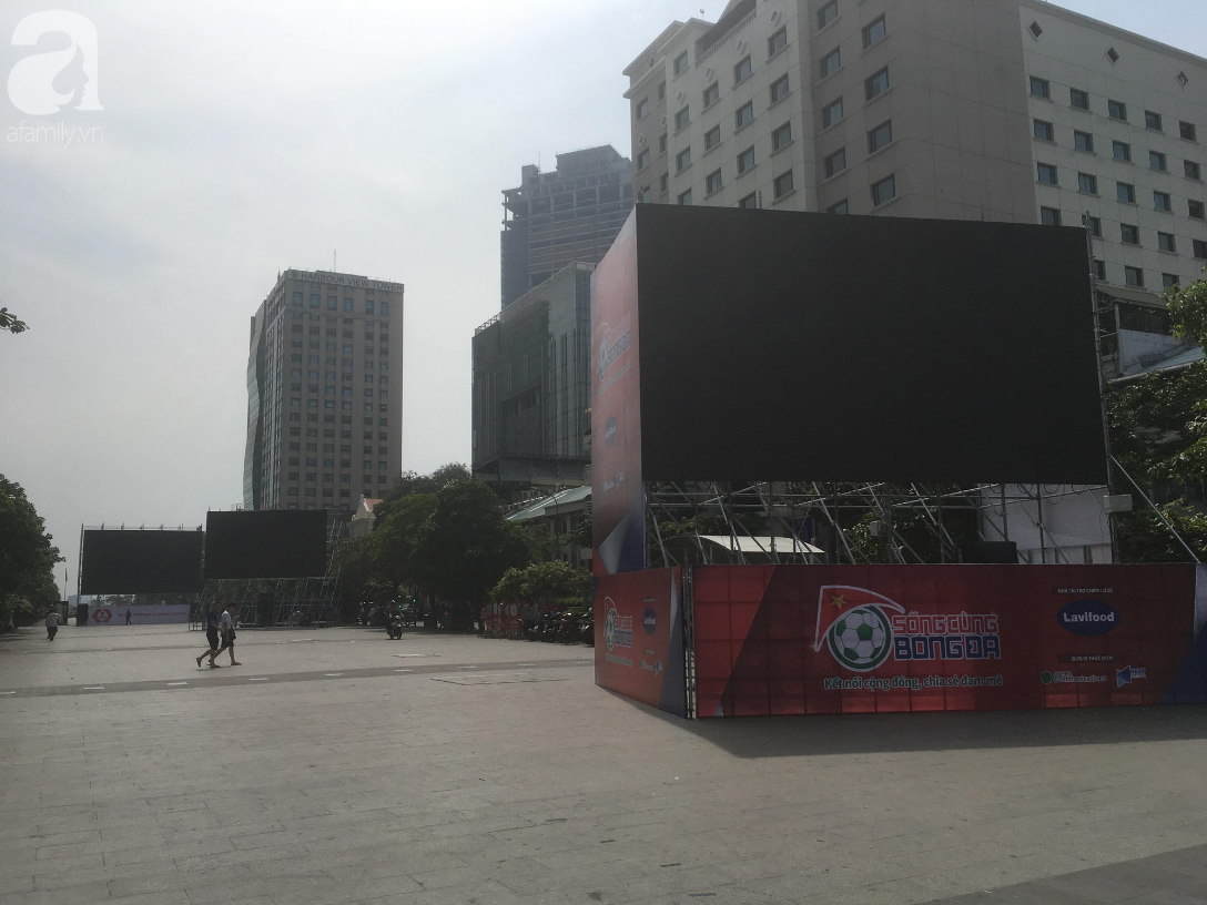 AFF CUP: Việt Nam 2 - 0 Malaysia, người hâm mộ vui sướng cuồng nhiệt - Ảnh 35. AFF CUP: Việt Nam 2 - 0 Malaysia, người hâm mộ vui sướng cuồng nhiệt - Ảnh 35.
