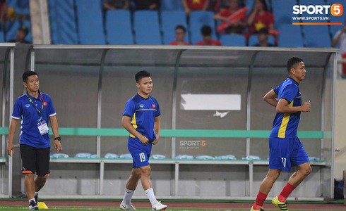 Việt Nam 2-0 Malaysia: Công Phượng, Anh Đức khiến biển đỏ Mỹ Đình vỡ òa cảm xúc - Ảnh 13.