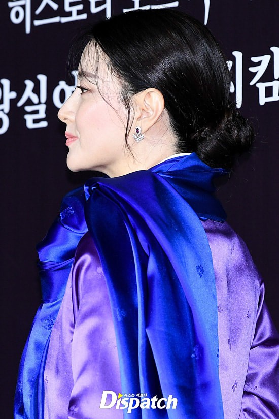 Lee Young Ae đẹp không góc chết, không hổ danh Nữ thần Hanbok khi diện màu áo mà ít người dám mặc  - Ảnh 3.