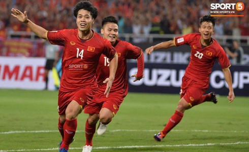 Việt Nam 2-0 Malaysia: Công Phượng, Anh Đức khiến biển đỏ Mỹ Đình vỡ òa cảm xúc - Ảnh 10.