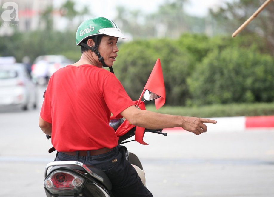 AFF CUP: Việt Nam 2 - 0 Malaysia, người hâm mộ vui sướng cuồng nhiệt - Ảnh 23. AFF CUP: Việt Nam 2 - 0 Malaysia, người hâm mộ vui sướng cuồng nhiệt - Ảnh 23.