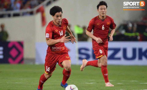 Việt Nam 2-0 Malaysia: Công Phượng, Anh Đức khiến biển đỏ Mỹ Đình vỡ òa cảm xúc - Ảnh 4.