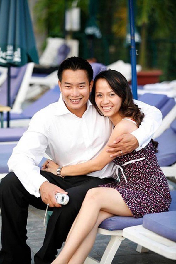Kỷ niệm 15 năm ngày cưới, MC Hoa Thanh Tùng đăng đàn cảm ơn bà xã và kể về chuyện tình sét đánh đáng yêu - Ảnh 14.