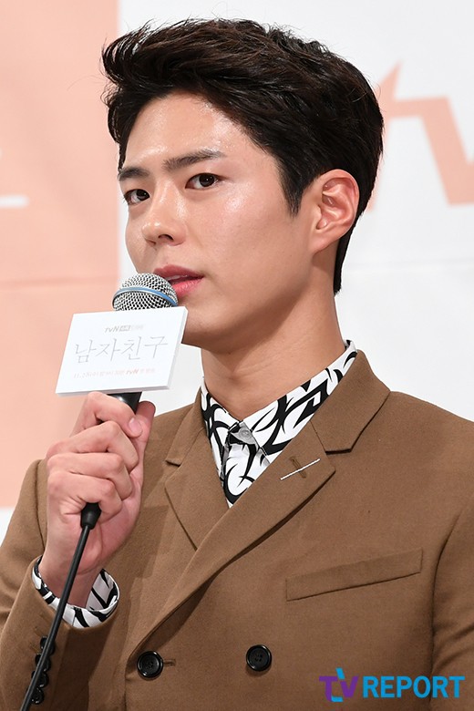 Song Hye Kyo đập tan tin đồn bầu bí nhờ eo siêu nhỏ, đẹp đỉnh cao bên Park Bo Gum tại sự kiện hot nhất hôm nay - Ảnh 14. Song Hye Kyo đập tan tin đồn bầu bí nhờ eo siêu nhỏ, đẹp đỉnh cao bên Park Bo Gum tại sự kiện hot nhất hôm nay - Ảnh 14.