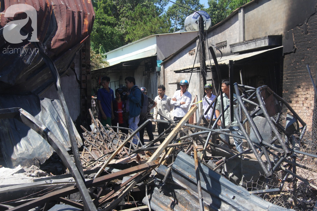 Hiện trường vụ cháy xe bồn chở xăng khiến 6 người chết, 19 ngôi nhà bị thiêu rụi ở Bình Phước - Ảnh 2.