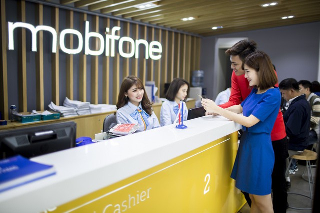 Tăng tốc b&aacute;n h&agrave;ng, ngập tr&agrave;n qu&agrave; tặng từ MobiFone - Ảnh 1.