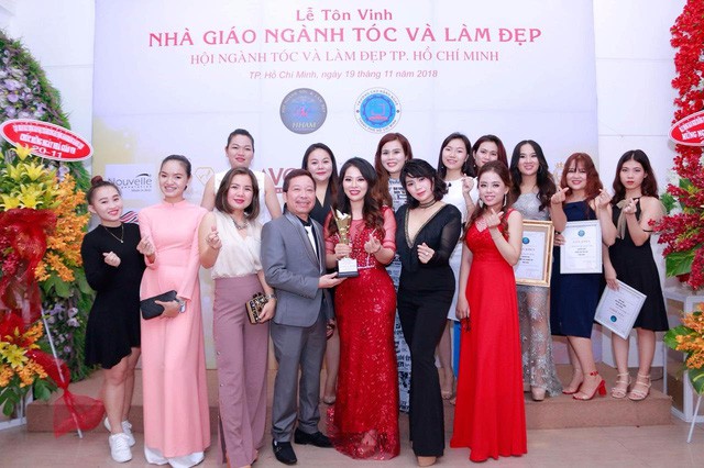 Doanh nhân Rita Phương vinh dự đón nhận “Danh sư chăm sóc sắc đẹp 2018” - Ảnh 3.