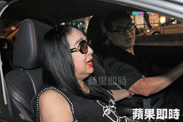 Sao nữ tỷ phú nhiều chồng nhất Đài Loan: Bị tình trẻ đánh dã man, 61 tuổi vẫn tuyển bạn trai mới - Ảnh 9.