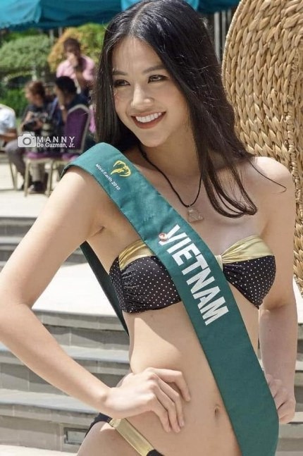 Đọ body nóng bỏng khi diện bikini của 6 nàng hậu Vbiz trên đấu trường quốc tế 2018 - Ảnh 12.