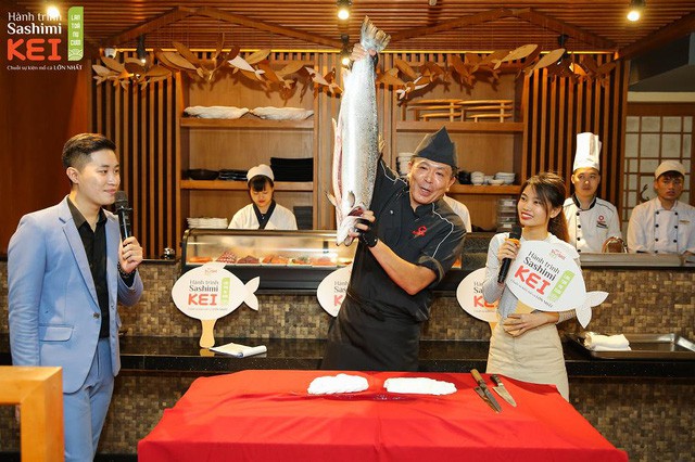 Cận cảnh màn mổ cá làm sashimi độc đáo do chính tay bếp trưởng hàng đầu Nhật Bản thực hiện - Ảnh 3.