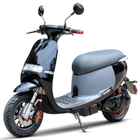Khi người Việt vẫn quen với xe máy xăng, xe máy điện đang dần trở thành xu hướng thế giới mới - Ảnh 2.