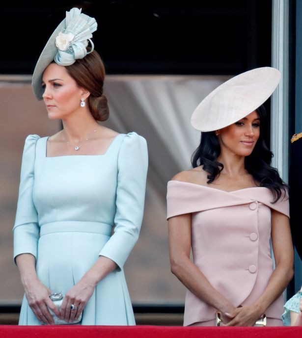 Trước thông tin Kate quát em dâu Meghan vì cư xử thô lỗ, Hoàng gia Anh đã có hành động bất thường này  - Ảnh 2.