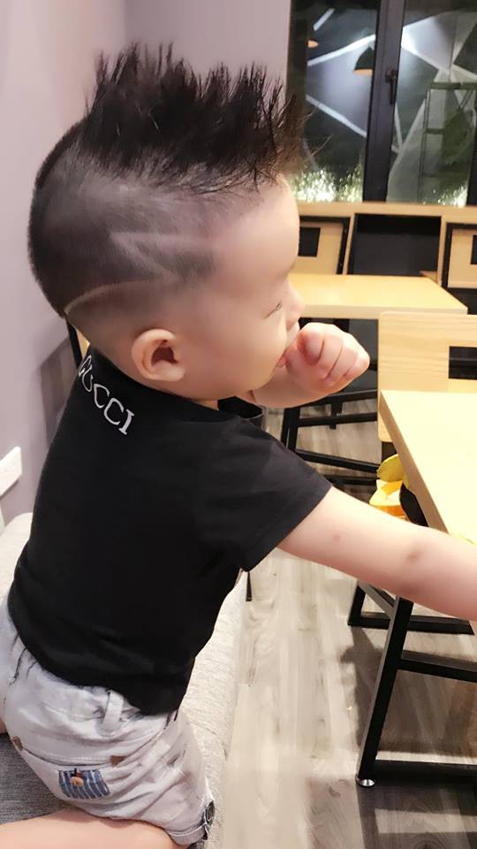 Đã tìm ra cậu bé chất chơi nhất Việt Nam, 4 tuổi đã sở hữu hàng chục kiểu tóc có một không hai - Ảnh 3.