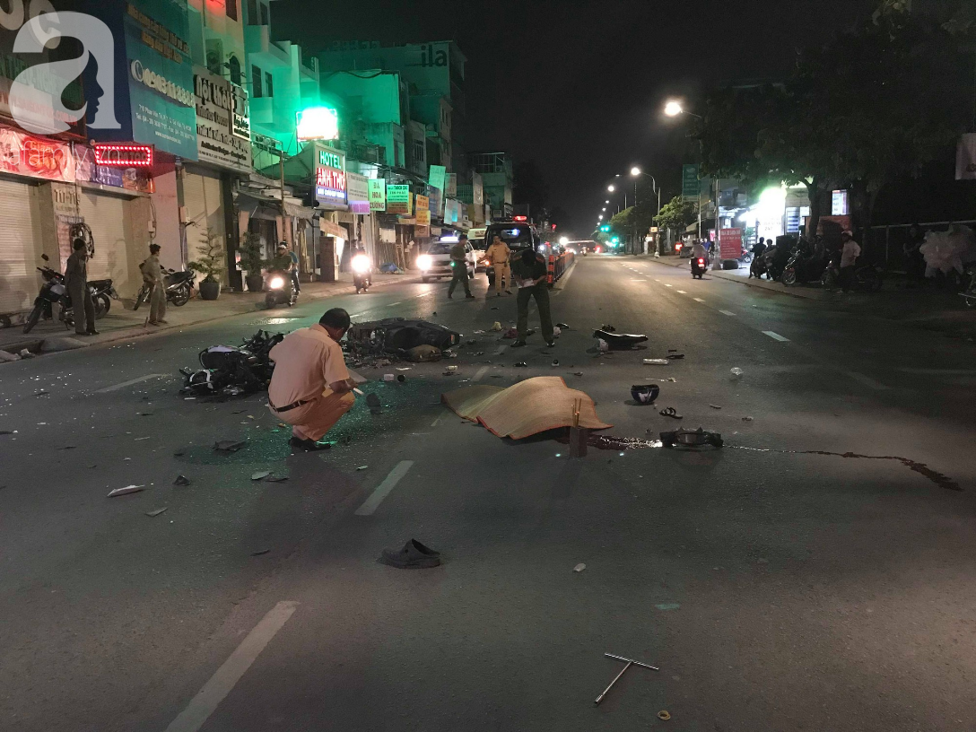 TP.HCM: Xe máy tông nhau kinh hoàng trên đường Phan Văn Trị khiến 2 người tử vong - Ảnh 1.