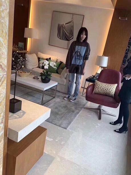 Trịnh Sảng bị bắt gặp đi xem nhà mới, nghi vấn sắp kết hôn với bạn trai CEO giàu có - Ảnh 2.