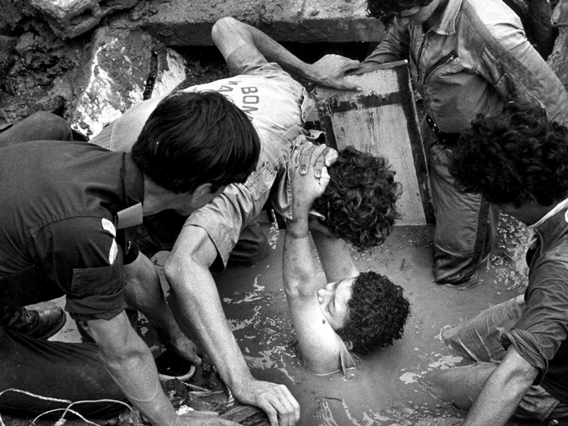 Bi kịch của Omayra Sanchez và đôi mắt đen hấp hối vẫn ám ảnh cả thế giới dù cho đã 33 năm trôi qua - Ảnh 7.