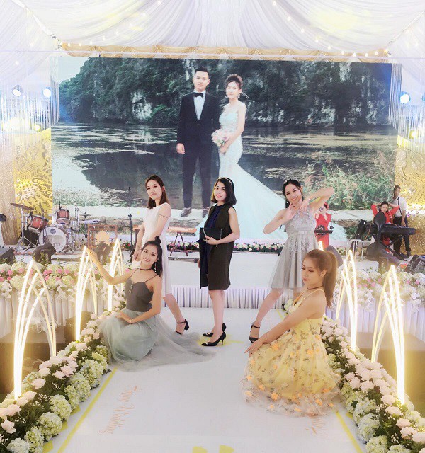 Hé lộ chi tiết khủng của đám cưới cô dâu 2k chi 1 tỷ tiền trang trí, cổng chào như cung điện, ca sĩ Ngọc Sơn về biểu diễn - Ảnh 8.
