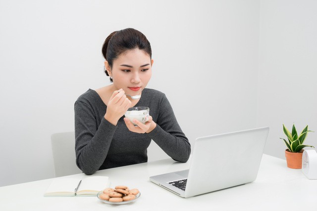 “Mách nước” chăm da, giữ dáng cho chị em văn phòng - Ảnh 3. “Mách nước” chăm da, giữ dáng cho chị em văn phòng - Ảnh 3.