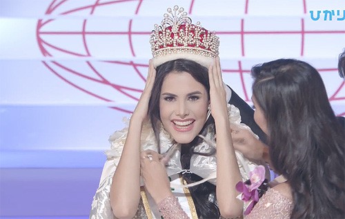 Cận cảnh nhan sắc nóng bỏng của người đẹp 19 tuổi Venezuela vừa đăng quang ngôi vị Hoa hậu Quốc tế 2018 - Ảnh 2.