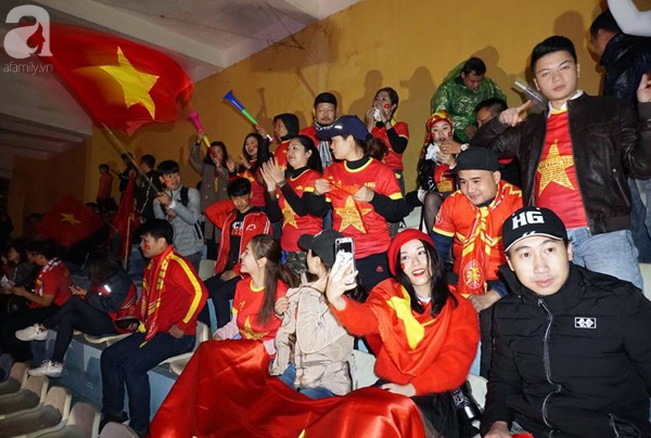 Malaysia - Việt Nam: Kết thúc nghẹt thở hòa 2-2, người hâm mộ Việt Nam vẫn dành trọn niềm tin cho trận đấu lượt về - Ảnh 18.