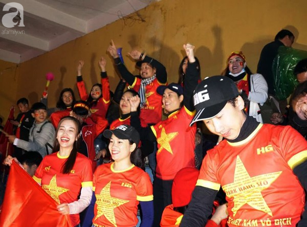Malaysia - Việt Nam: Kết thúc nghẹt thở hòa 2-2, người hâm mộ Việt Nam vẫn dành trọn niềm tin cho trận đấu lượt về - Ảnh 20.