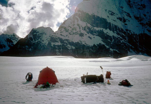 Phát hiện thi thể 2 nhà leo núi mất tích trên dãy Himalaya sau 30 năm, chấm dứt nỗi ám ảnh của người sống sót - Ảnh 3.