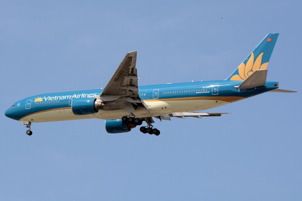 Vietnam Airlines tăng gần 4.000 ghế từ Sài Gòn ra Hà Nội phục vụ CĐV xem trận chung kết AFF Cup - Ảnh 1.