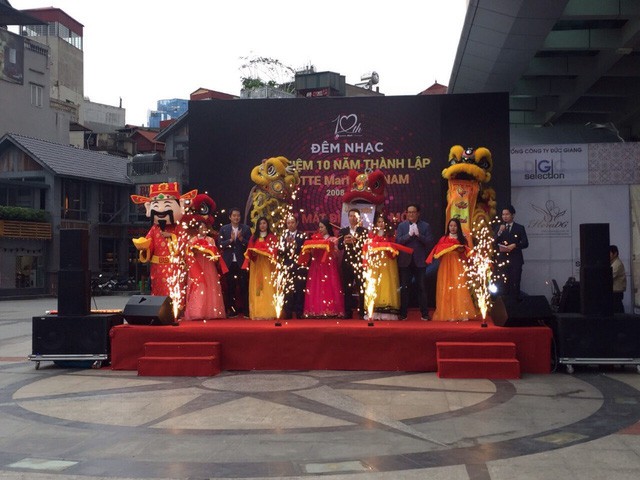 Đi Lotte Mart, dắt xe sang về nh&agrave; - Ảnh 3.