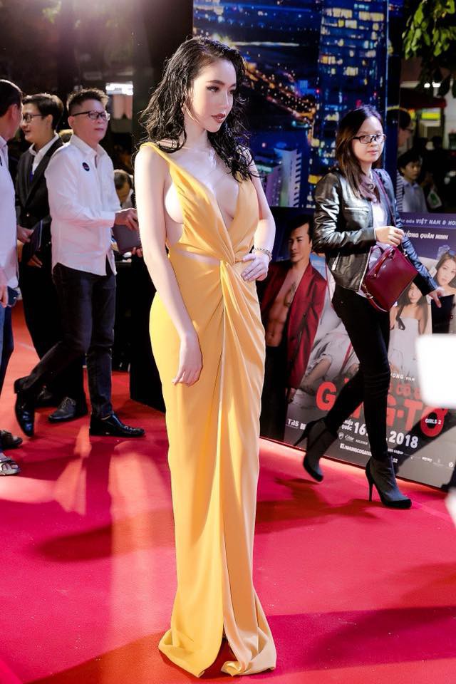 Chốt sổ những ngày cuối năm với 9 bộ cánh phô diễn da thịt táo bạo nhất của các người đẹp Vbiz - Ảnh 1. Chốt sổ những ngày cuối năm với 9 bộ cánh phô diễn da thịt táo bạo nhất của các người đẹp Vbiz - Ảnh 1.