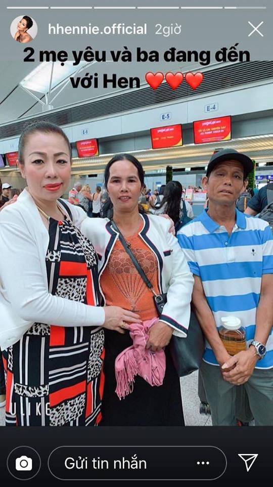 Bố mẹ HHen Niê từ Đắk Lắk sang Thái Lan cổ vũ con gái trước đêm chung kết Miss Universe 2018  - Ảnh 1.