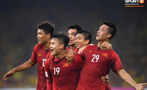 Tuyển Việt Nam vô địch AFF Cup sau chiến thắng chung cuộc 3-2 trước Malaysia - Ảnh 15.