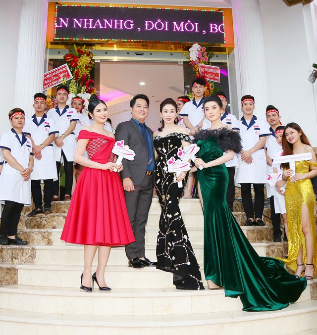 “Cặp đôi vàng” trong ngành làm đẹp được các Hoa Hậu và Showbiz Việt khen nức tiếng - Họ là ai? - Ảnh 1.