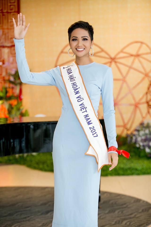 Cô gái Ê Đê nghèo từng lên thành phố làm osin đã ngoạn mục lọt Top 5 Miss Universe 2018 như thế nào? - Ảnh 8.