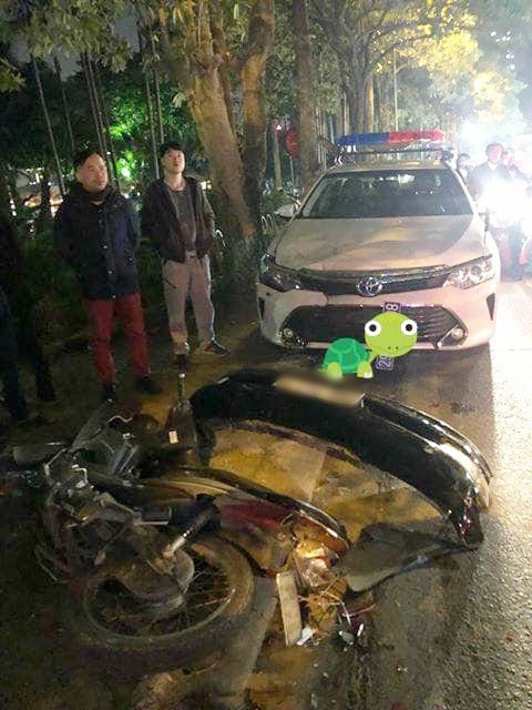 Ảnh: Hàng loạt xe máy vỡ nát, người bị thương nằm la liệt sau khi nữ tài xế lái Lexus gây tai nạn liên hoàn trên phố Hà Nội - Ảnh 12.